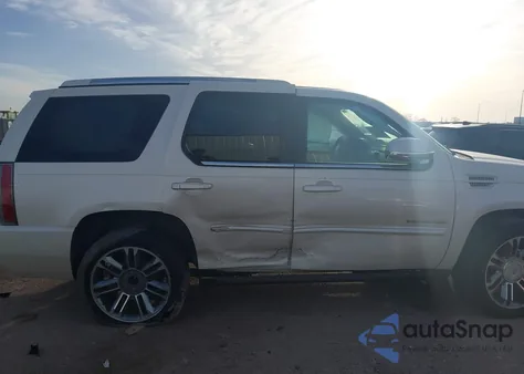 2014 Cadillac Escalade Premium z USA, uszkodzony, nr VIN 1GYS3CEFXER109710